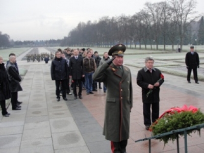 Ветераны-военачальники заложили памятник и открыли мемориальную доску