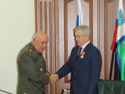 Губернатору Белгородской области Евгению Савченко вручен орден ДОСААФ