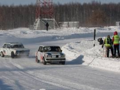 Зимние трековые автогонки прошли в Барнауле