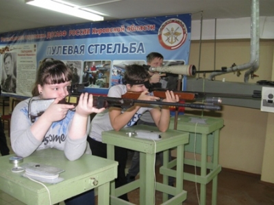 Кировская молодежь стрелять умеет