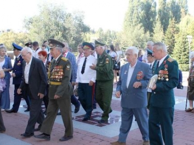 В Белгороде отметили День танкиста и встретили ветеранов Свердловской области
