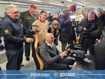 От симулятора автомобиля до стрелковой галереи: Губернатор Калининградской области оценил возможности современного ДОСААФ России