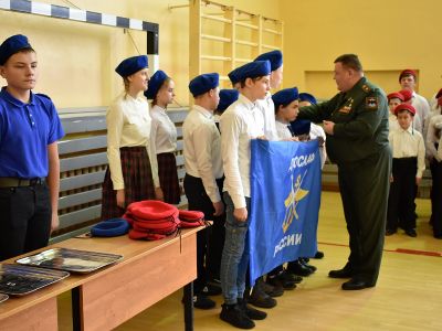 Урюпинские школьники стали юнармейцами