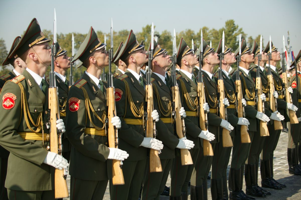 Законопроект о  помощи допризывникам в выборе вида и рода войск и военно-патриотическом воспитании принят Госдумой