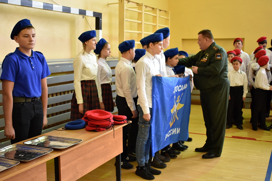 Урюпинские школьники стали юнармейцами
