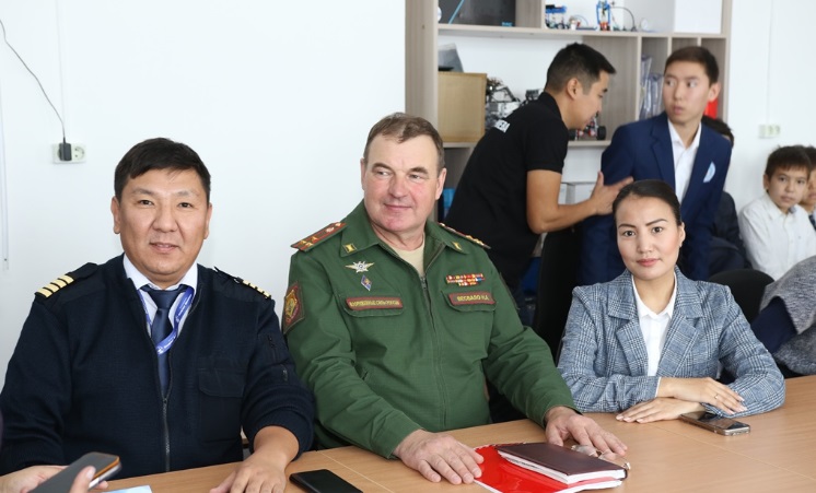 В школе якутского села Ой открыт лётный класс