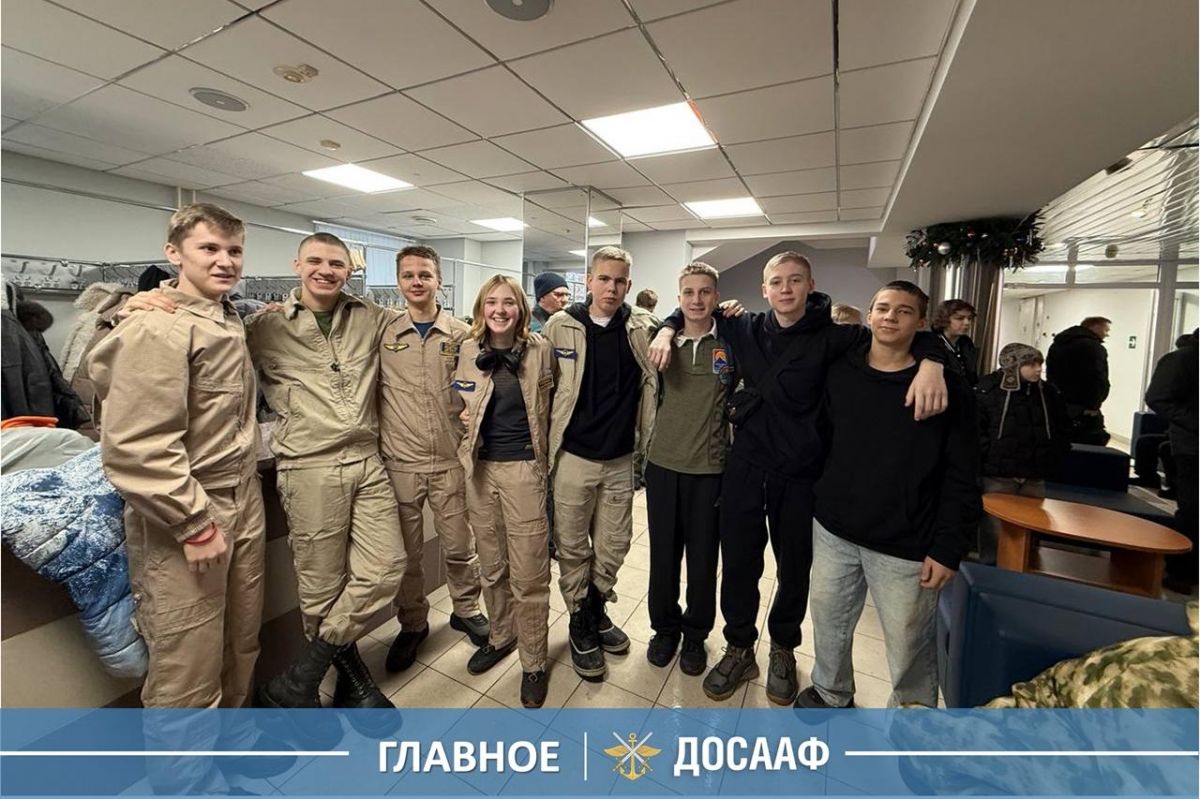 По инициативе «Аэрофлота» десятки воспитанников школы «Юный пилот» познакомились с работой авиакомпании