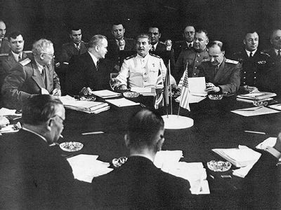 Берлинская конференция в Потсдаме руководителей трех держав СССР, Великобритании, США (1945 г.).