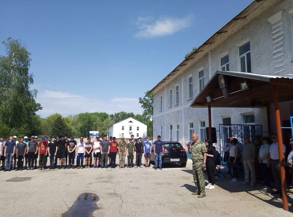Аэродром «Бобровка»: сбор старшеклассников и военно-спортивный лагерь «Авиатор»
