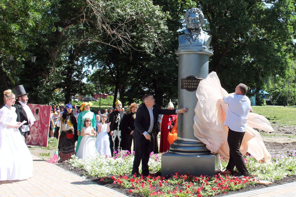 В Моршанске воссоздали памятник Пушкину