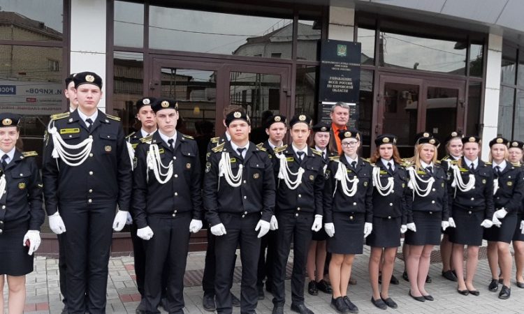 Будущие полицейские встретились с судебными приставами