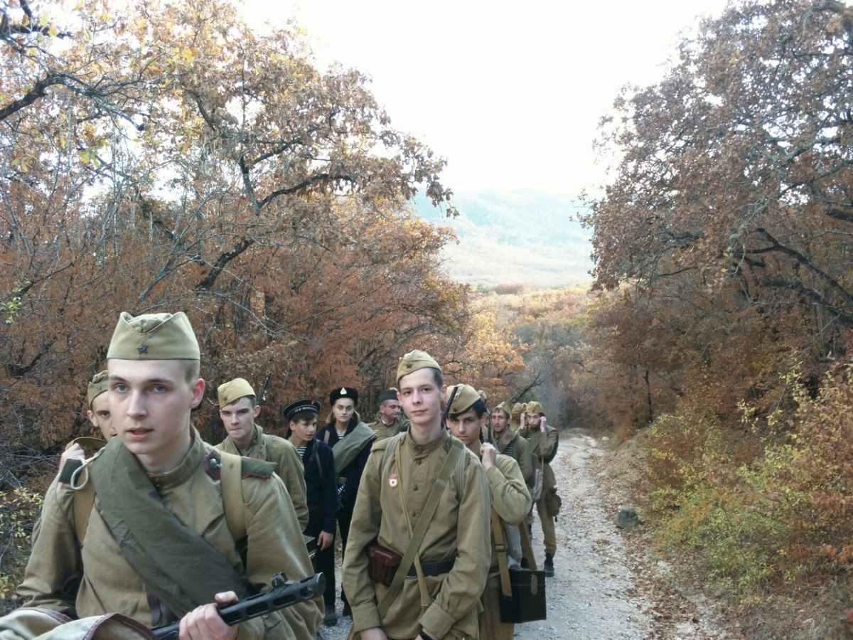 Молодежь прошла военными тропами дедов и прадедов