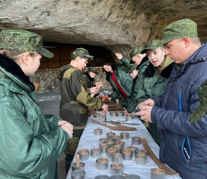 Поисковики дали «Урок мужества» юнармейцам