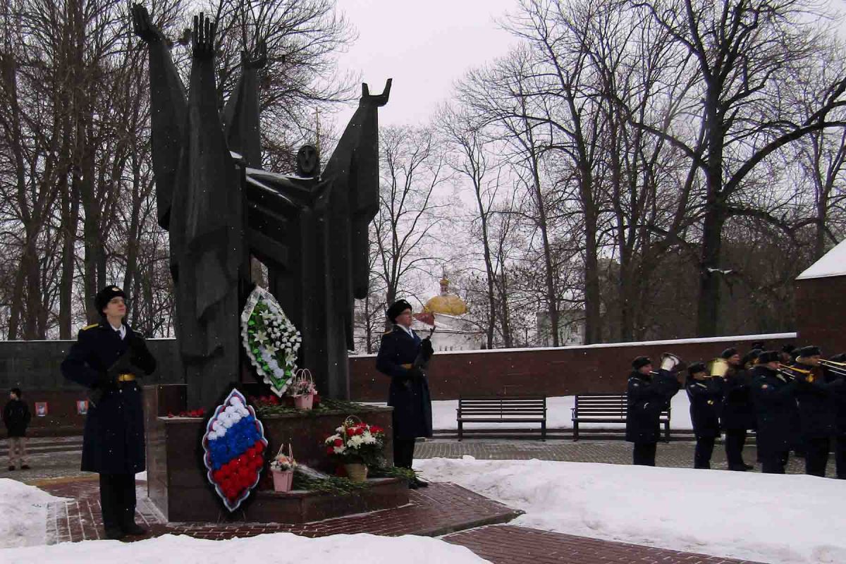 В знаменательный день 100 липецких школьников стали юнармейцами