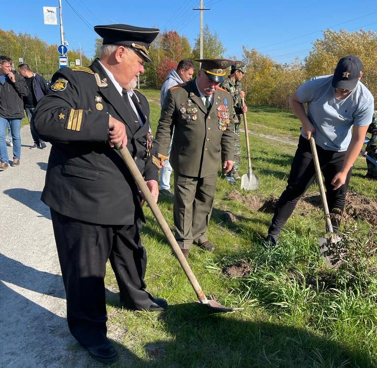 В Сургуте благоустроили аллею ДОСААФ