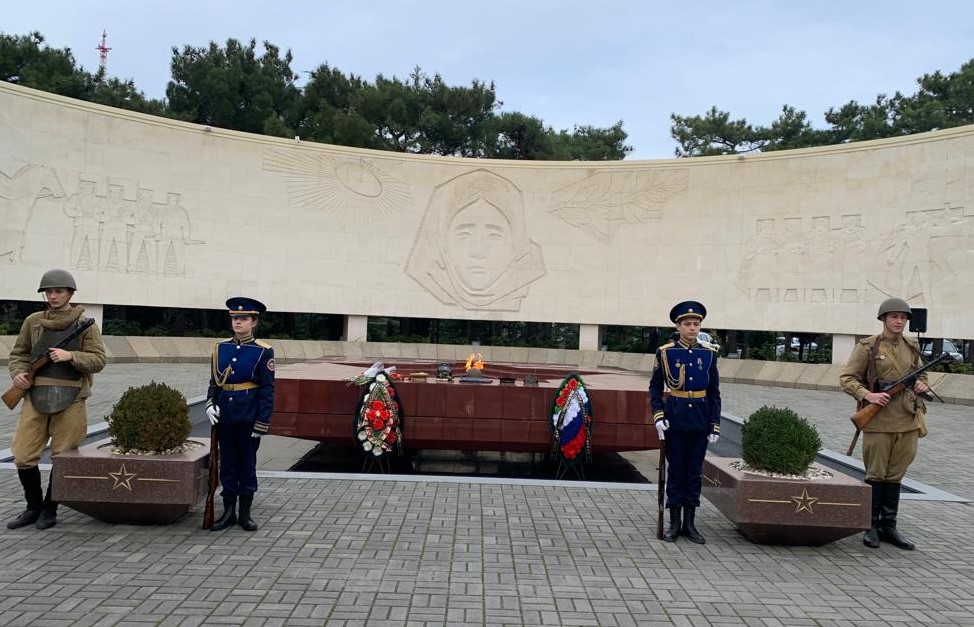 В Ялте почтили память Неизвестного солдата