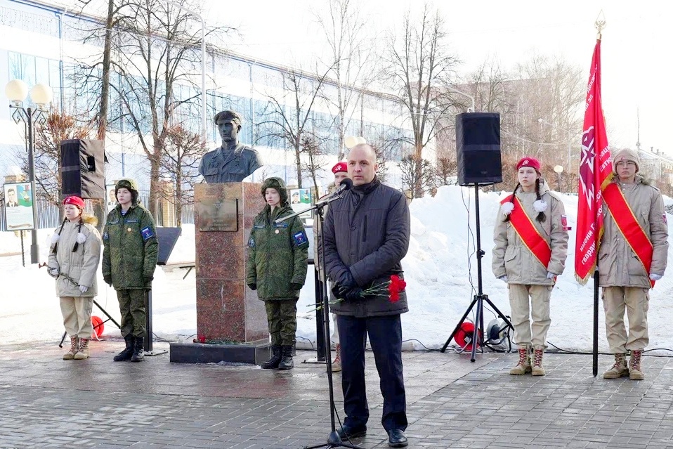 Юнармейцы Марий Эл почтили память десантников шестой роты