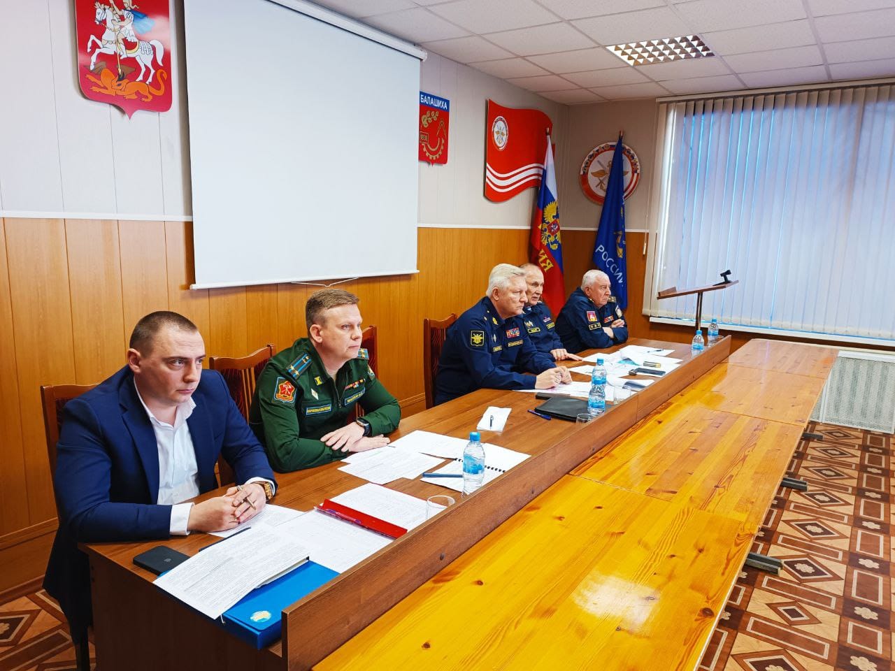 ДОСААФ и военкоматы Подмосковья обсудили вопросы комплектования учебных групп