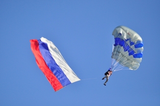 Авиаторы ДОСААФ отметили День России в воздухе