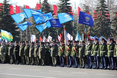 Досаафовцы Самарской области в парадном строю