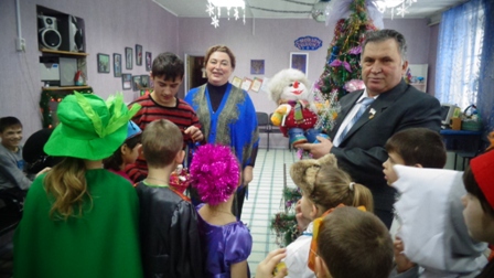 Досаафовцы Зимы поздравили детей с Новым годом