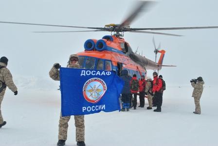 Досаафовцы прошли «крещение» суровыми водами Северного Ледовитого