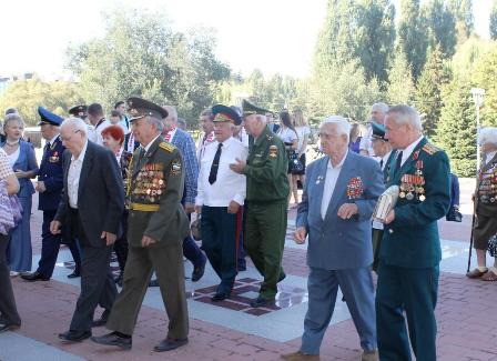 В Белгороде отметили День танкиста и встретили ветеранов Свердловской области