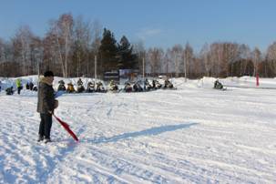 Кросс на снегоходах в честь юбилея ДОСААФ в Томске