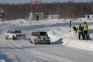 Зимние трековые автогонки прошли в Барнауле