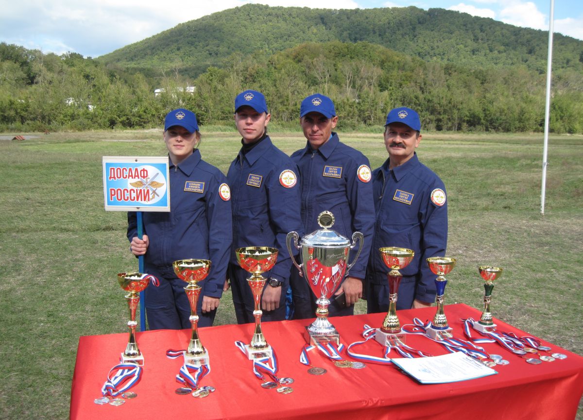 Досаафовские спортсмены-парашютисты участвовали в чемпионате авиационных спасателей
