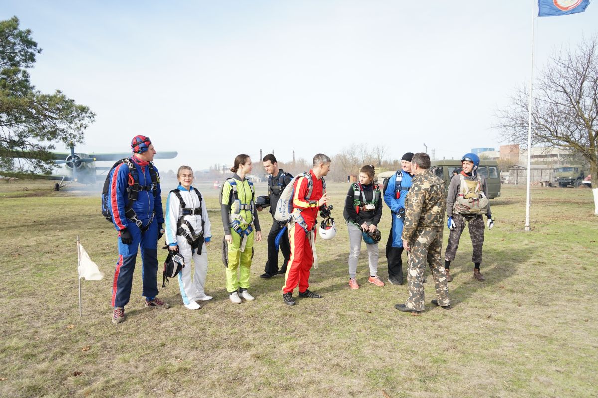 Памяти легендарного космонавта и парашютиста
