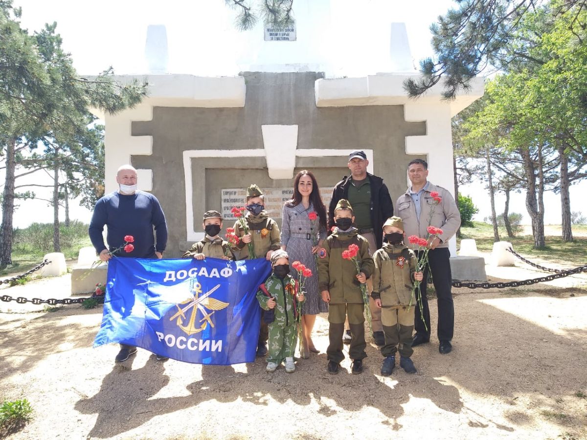 Севастопольцы почтили память погибших воинов на высоте Горная
