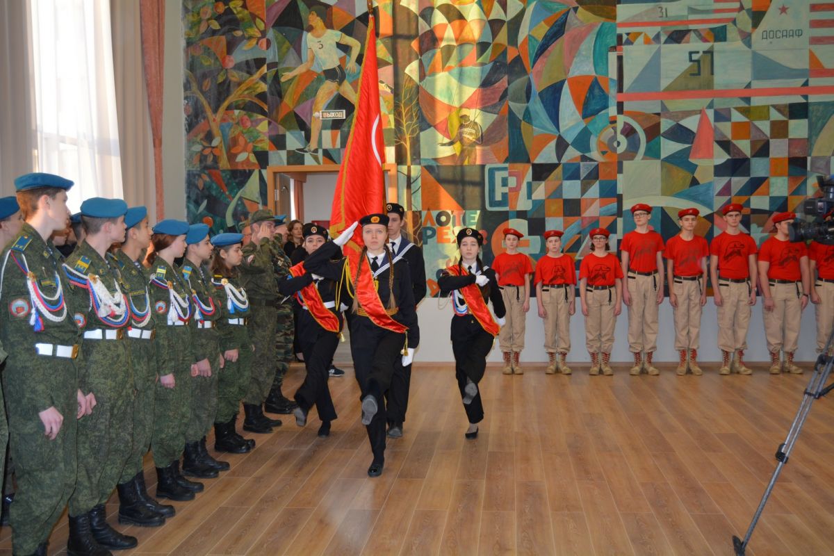 Юные казанцы стали юнармейцами в праздник ДОСААФ