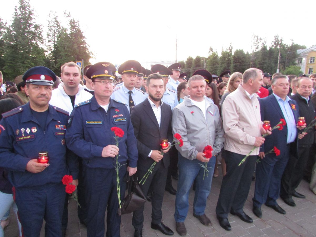 В День памяти и скорби тульские досаафовцы зажгли свечи