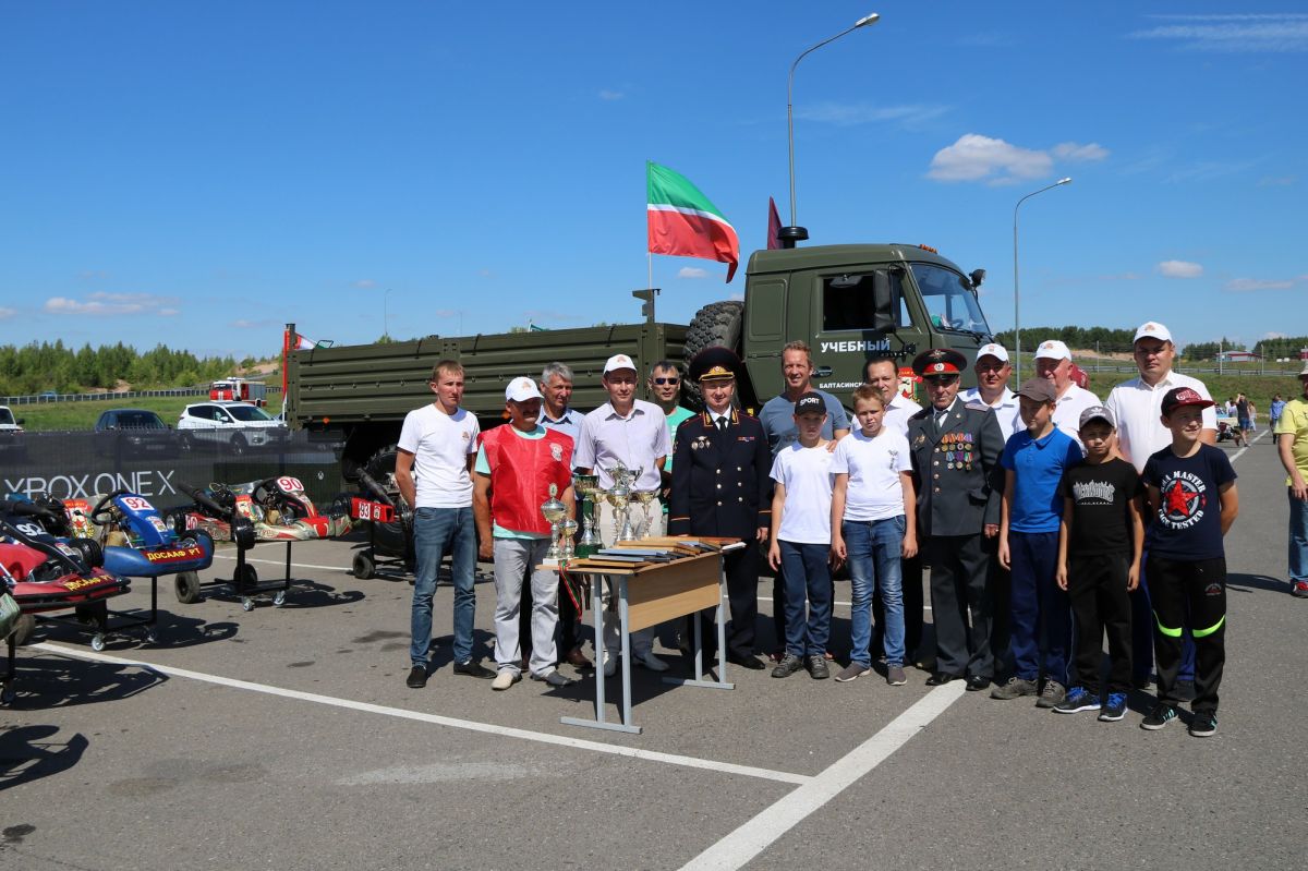Этап открытого кубок ДОСААФ по кольцевым гонкам прошёл в Казани