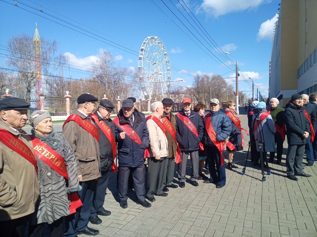 Ровно 80 лет назад был создан молодёжный комсомольский фронтовой отряд, а сегодня создали отряд юнармейцев