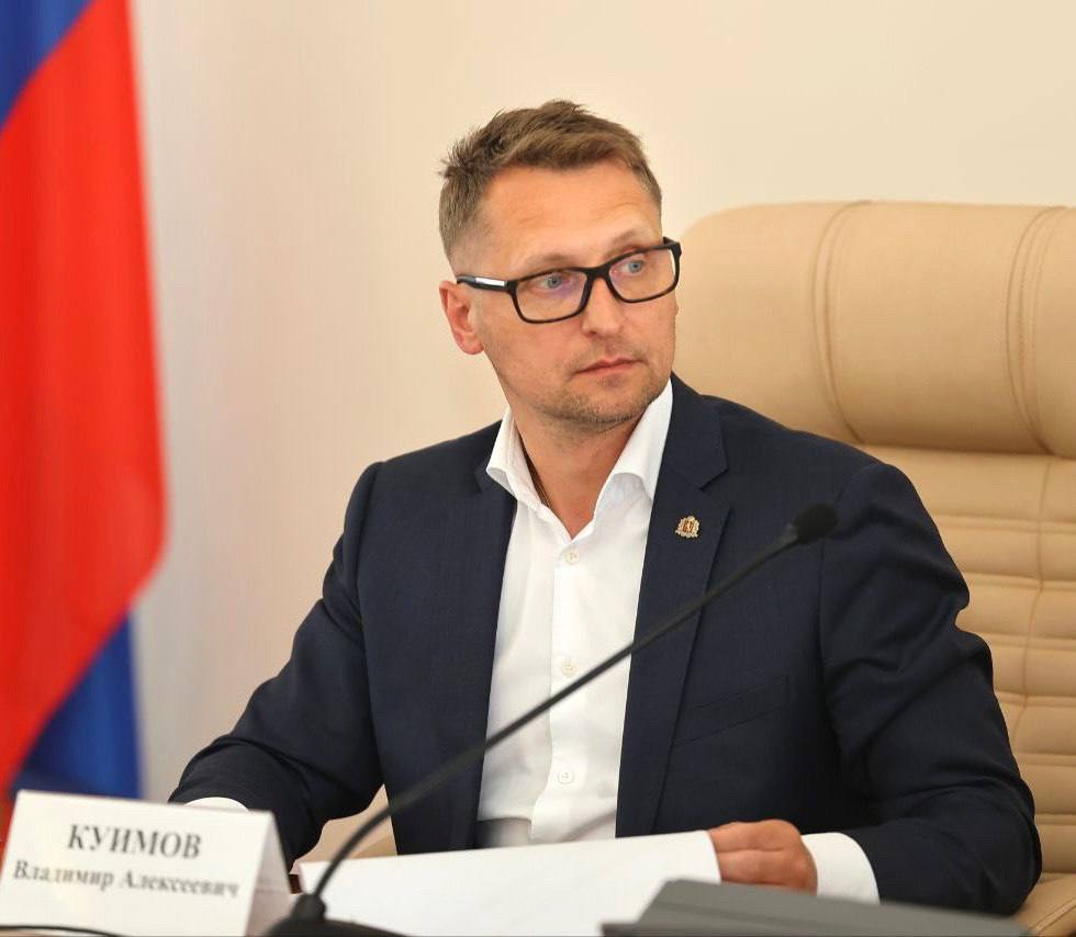 Куимов Владимир Алексеевич, заместитель Губернатора Владимирской области поздравил ДОСААФ России с 99-летием.