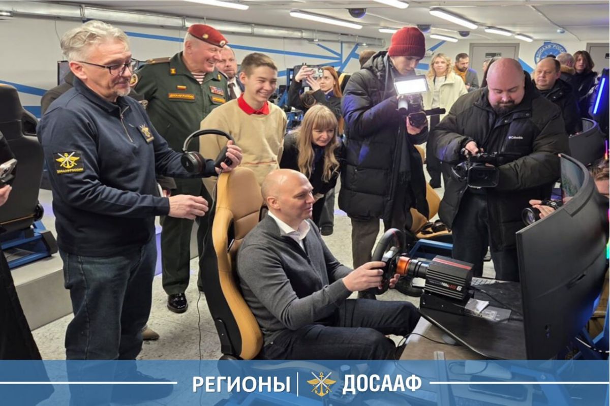 От симулятора автомобиля до стрелковой галереи: Губернатор Калининградской области оценил возможности современного ДОСААФ России