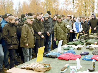 Один день в армии провели призывники Северной столицы