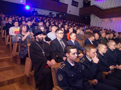 Красочно отметили 93-ю годовщину ДОСААФ в Барнауле