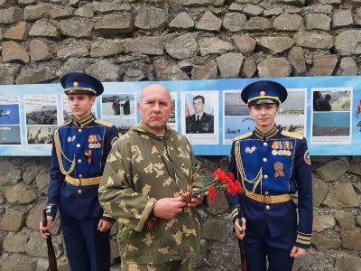 Ялтинцы почтили память Героя России Дмитрия Гребёнкина