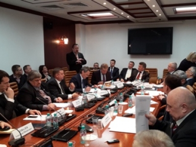 Заседание «круглого стола», посвященное поисковой работе и содержанию воинских захоронений, прошло в Комитете Совета Федерации по обороне и безопасности