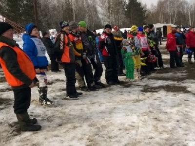 С ветерком по талому снегу…