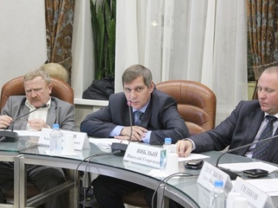 ДОСААФ России приняло участие в общественных слушаниях по профессиональному обучению водителей