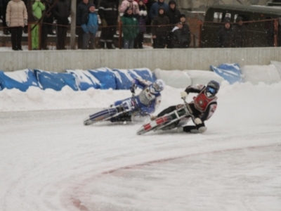 В Новосибирске стали известны первые претенденты на награды чемпионата России по мотогонкам на льду