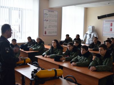 Впервые Московский морской учебный спортивно-технический центр ДОСААФ России дает специальность юнармейцам