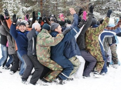 Победил в игре – получи сертификат на парашютный прыжок и стрельбу в тире