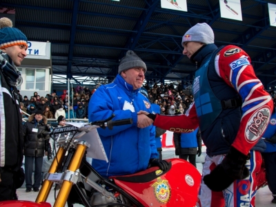 Лёд, скорость… и новые мотоциклы лучшим гонщикам от ДОСААФ России