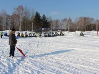 Кросс на снегоходах в честь юбилея ДОСААФ в Томске