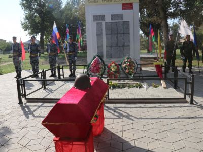Четырех неизвестных советских воинов захоронили в Темрюкском районе Кубани